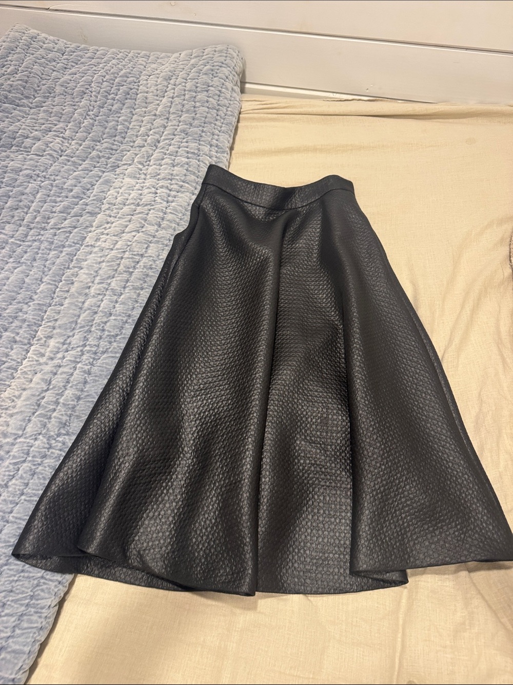 Banana Republic Midi Jodie Skirt Size 0 with Pockets Like New